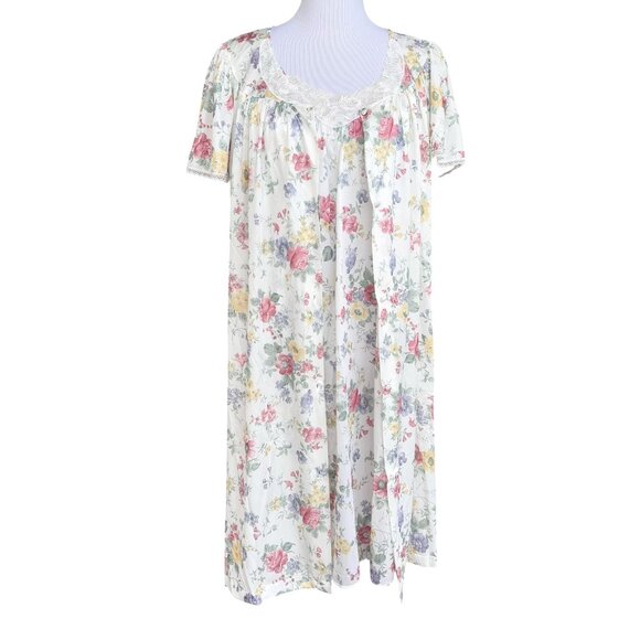 Vanity Fair Other - VTG Vanity Fair 2 Pc Floral Lace Nightgown & Robe Peignoir Set Size Medium NEW
